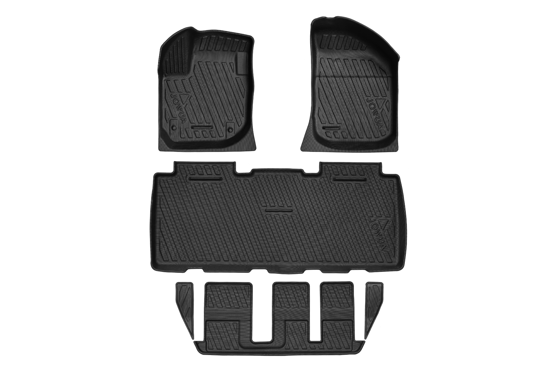 一組四張適用於 LUXGEN n⁷ 7 座的黑色 JOWUA 台灣汽車腳踏墊,包括白色背景上兩個前片和兩個連接的後片。它們具有紋理表面,方便抓握和收集碎屑,並採用了納智捷LUXGEN的專利收集設計。.