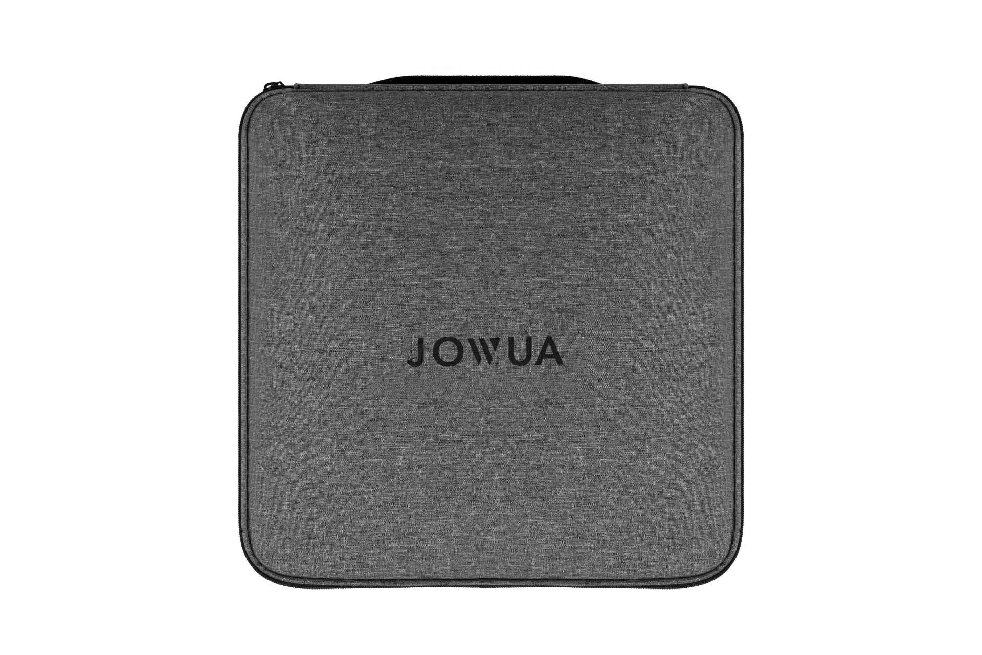 方形灰色圓角織布收納盒,正面印有黑色「JOWUA Taiwan」字樣,專為收納雙用行動充電器 (CCS2-AC Type-2) 7kW|NEMA 14-50/6-20轉接器組合而設計。採用頂部拉鍊開合設計。.
