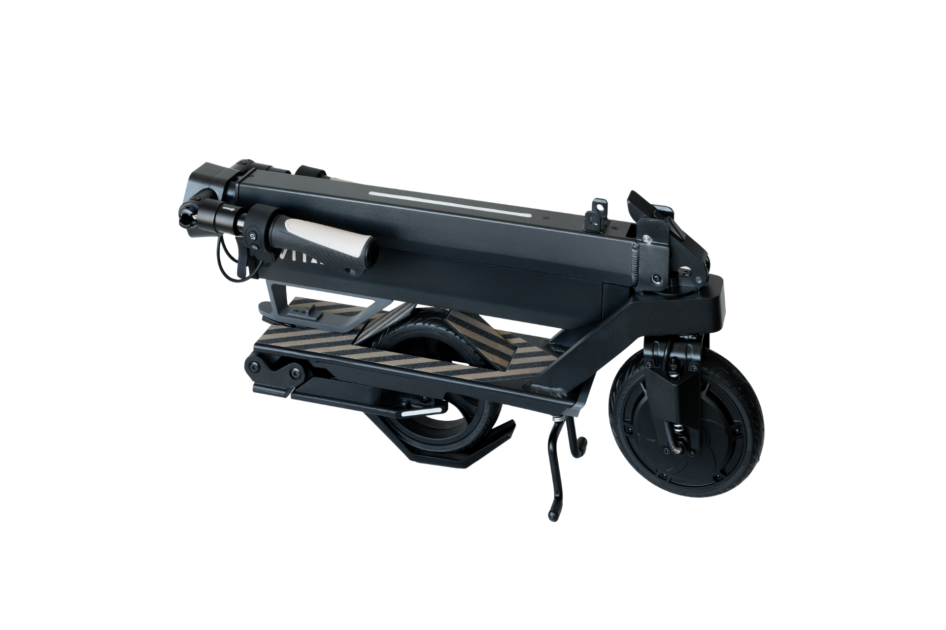 JOWUA Taiwan 折疊電動滑板車|Performance 展示其雙煞車設計,輪子、腳踏板與把手緊密折疊於白色背景上。.