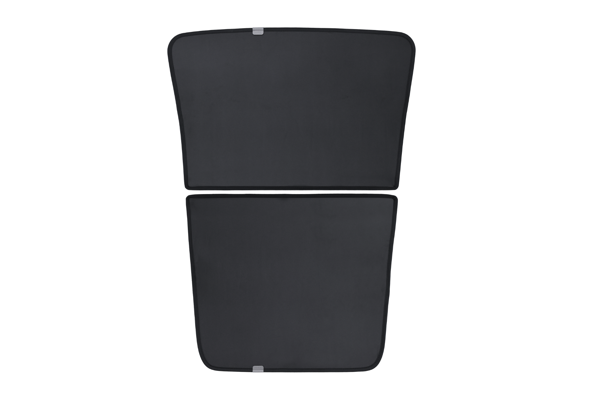 兩片由 JOWUA Taiwan 製造、圓角的黑色長方形玻璃車頂遮陽簾 (Foxtron Bria) 垂直堆疊在純白背景上。.