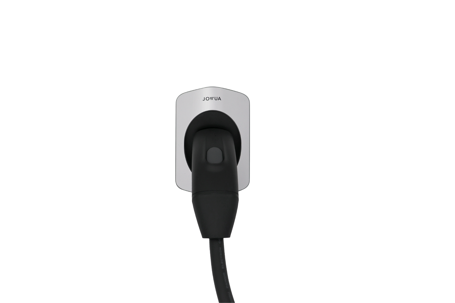 一條黑色充電線插入標有雙用行動充電器 (TPC/NACS) 9.6kW|NEMA 14-50轉接器組合的白色 JOWUA Taiwan 牆上充電器,以純黑色為背景。.