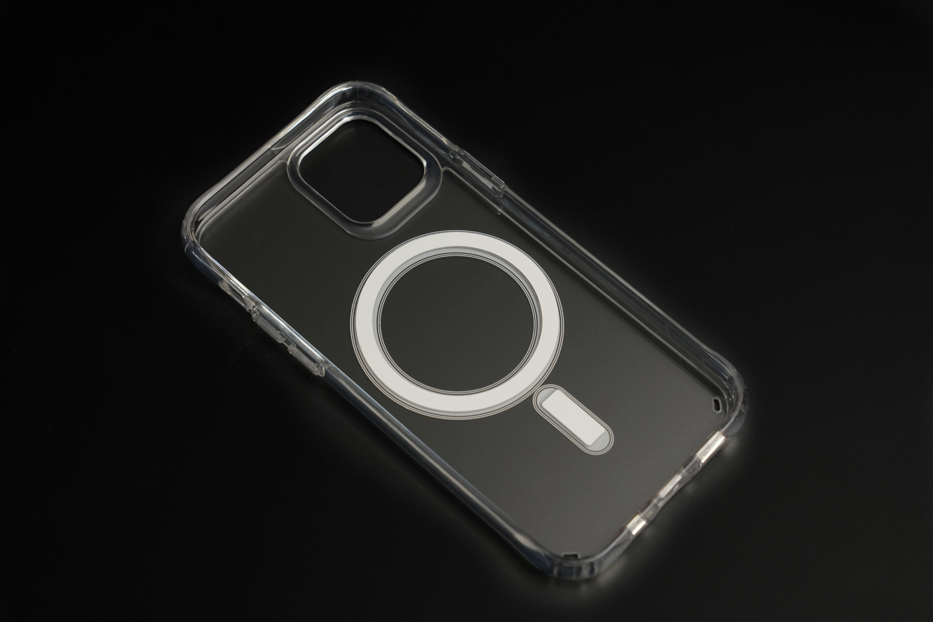 JOWUA 台灣 MagSafe 透明保護殼適用於 iPhone 12/11 系列,是一款透明外殼,帶有圓形磁環和垂直條帶用於無線充電,採用軍規防摔保護設計,更加耐用,在深色表面上優雅展示。.