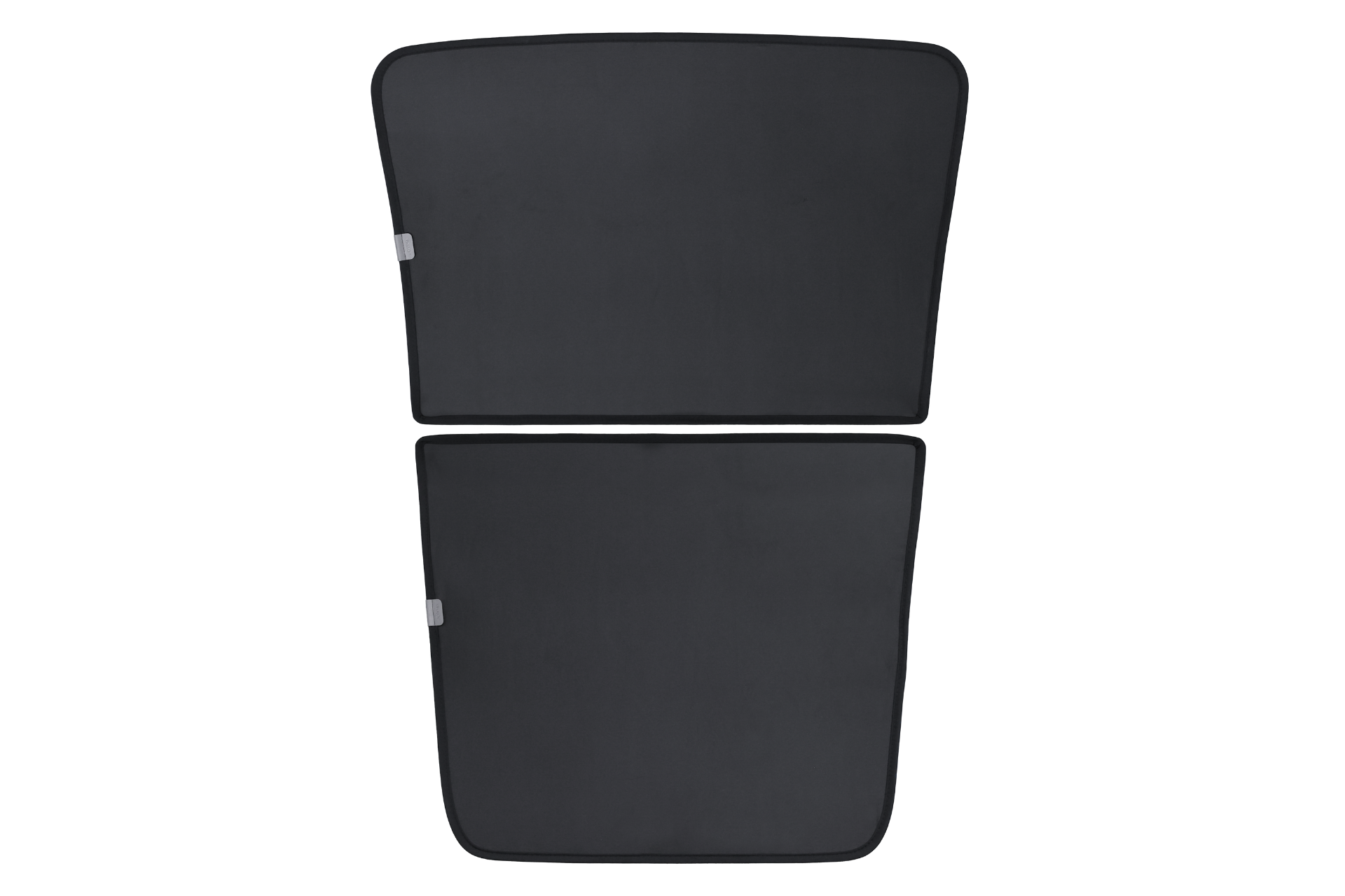 圓角的兩個長方形黑色 JOWUA Taiwan 玻璃車頂遮陽簾 (Foxtron Bria) 豎向並排在淺灰色背景上。每件都有一個灰色的小標籤，並提供抗 UV UPF 50+ 的防護。.